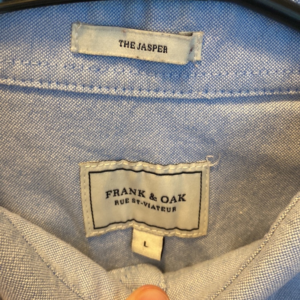 Frank & Oak Oxford View 2
